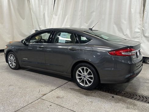Used 2017 Ford Fusion S image 3
