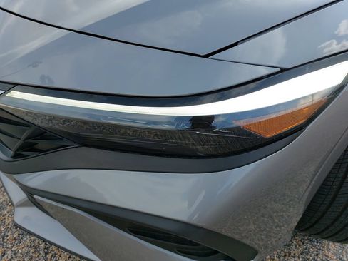 Certified 2025 Hyundai Elantra Sport FWD image 33