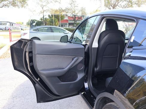 Used 2023 Tesla Model Y Long Range image 25