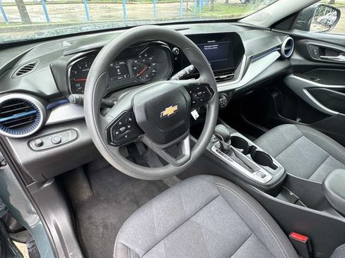 Used 2025 Chevrolet Trax LS w/ Driver Confidence Package FWD image 24