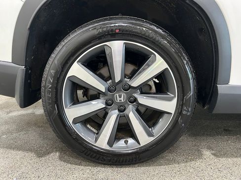 Used 2025 Honda Pilot Elite image 11