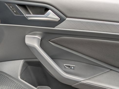 Used 2024 Volkswagen Jetta SE image 22