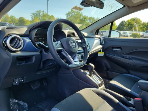 Used 2025 Nissan Versa SV w/ Trunk Package image 19