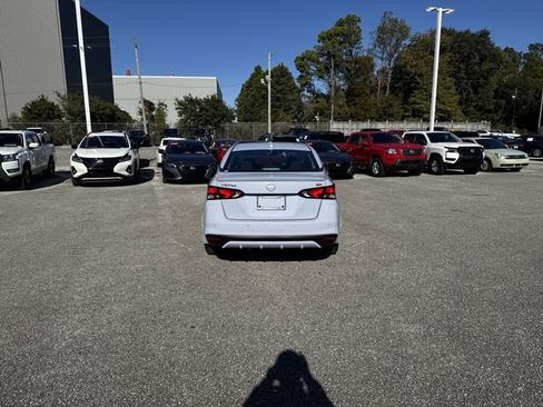 New 2025 Nissan Versa SR w/ Trunk Package image 6