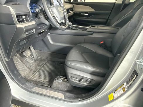 Used 2024 Toyota Grand Highlander AWD image 10
