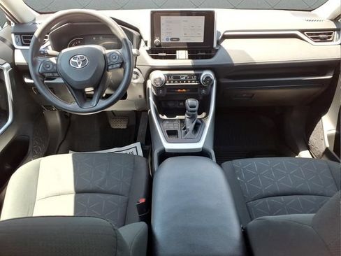 Used 2024 Toyota RAV4 XLE AWD/4WD image 18