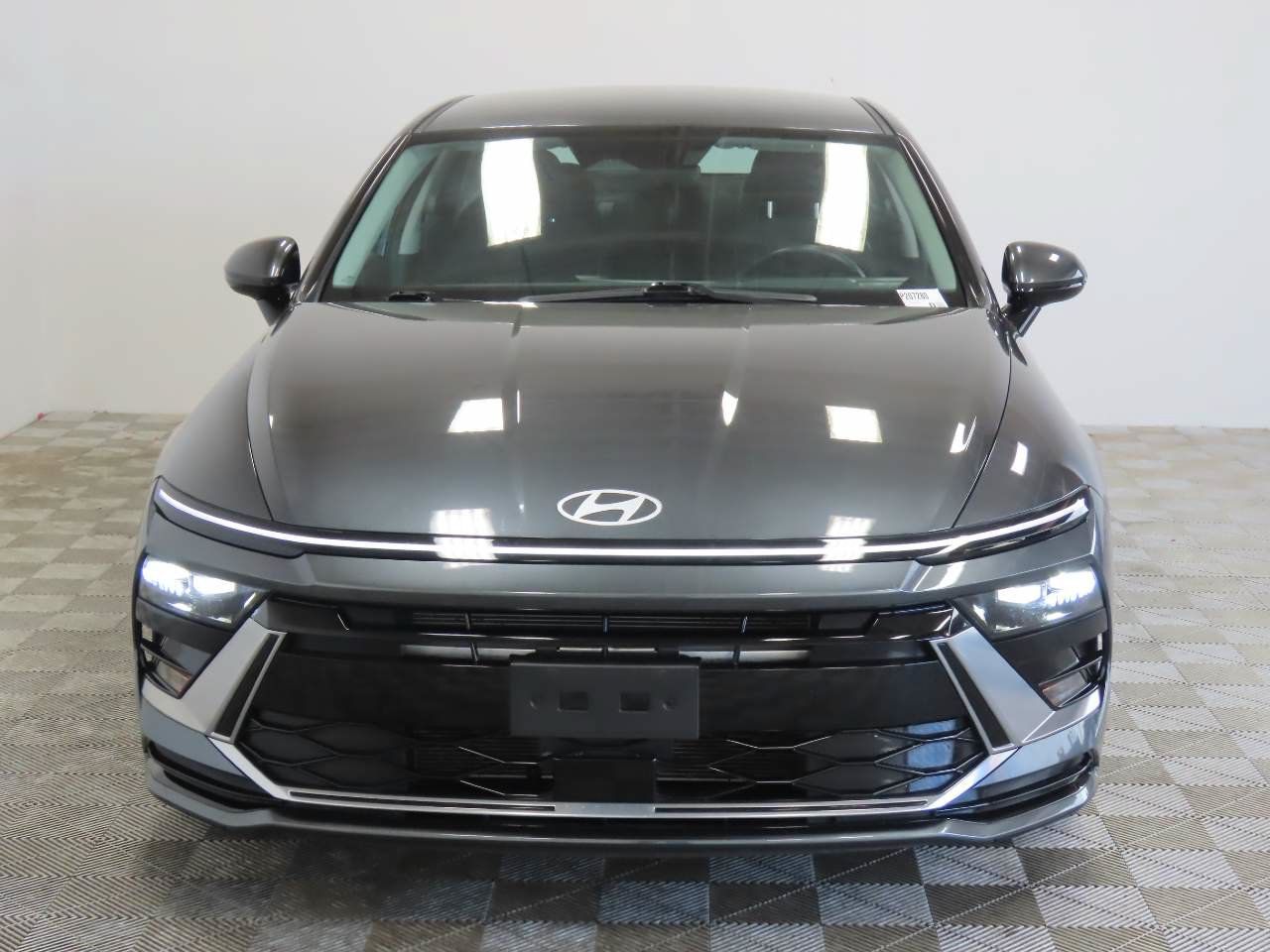 Used 2026 Hyundai Sonata SEL FWD image 2
