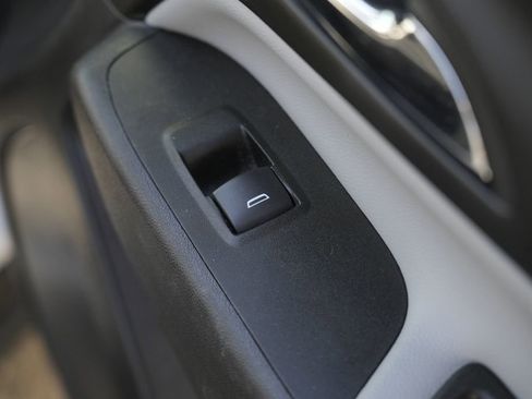 Used 2023 Chevrolet Equinox LS w/ LS Convenience Package AWD/4WD image 34