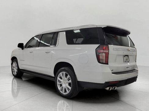 Used 2022 Chevrolet Suburban High Country AWD/4WD image 21