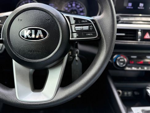 Used 2019 Kia Forte LXS FWD image 27