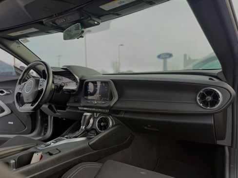 Used 2022 Chevrolet Camaro LT w/ RS Package image 18