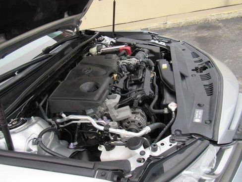 Used 2018 Toyota Camry SE image 30