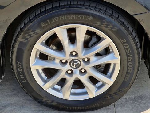 Used 2014 MAZDA MAZDA3 i Touring w/ Technology Package FWD image 30