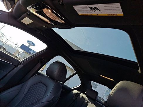 Used 2021 BMW 530i xDrive 530i xDrive w/ Premium Package image 15