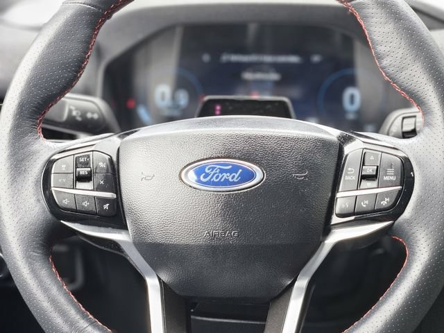 Used 2025 Ford Explorer ST-Line w/ ST-Line Street Pack AWD/4WD image 16