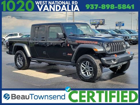 Used 2025 Jeep Gladiator Mojave w/ Convenience Group AWD/4WD image 1
