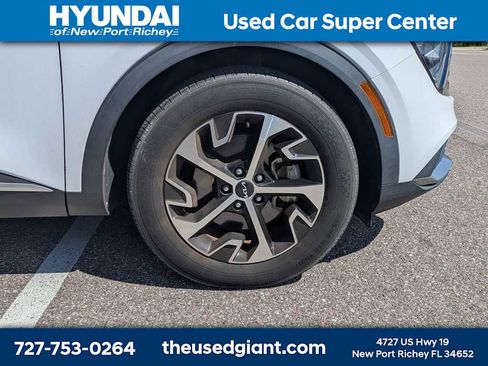 Used 2023 Kia Sportage EX image 5