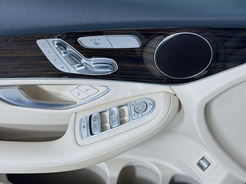 Used 2018 Mercedes-Benz GLC 300 4MATIC image 11