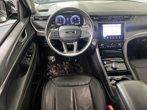 Used 2022 Jeep Grand Cherokee Limited image 21