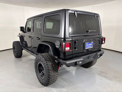 Used 2021 Jeep Wrangler Unlimited Rubicon w/ Xtreme Recon 35" Tire Package AWD/4WD image 6