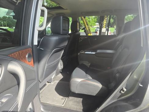 Used 2020 Nissan Armada Platinum w/ Captain's Chairs Package RWD image 19