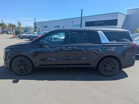 New 2026 Kia Carnival FWD image 7