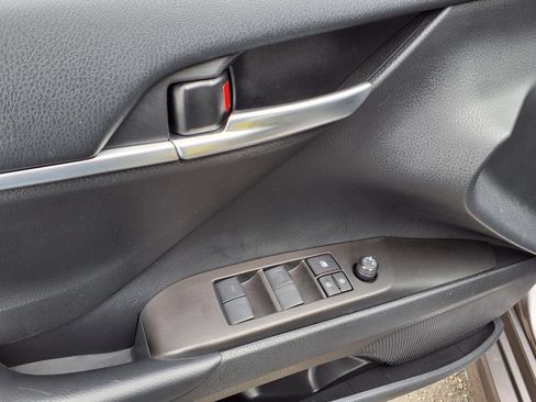 Used 2023 Toyota Camry SE w/ Audio Upgrade Package FWD image 17