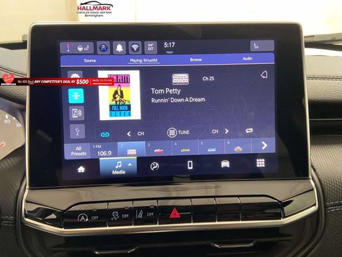 Used 2026 Jeep Compass Latitude AWD/4WD image 14