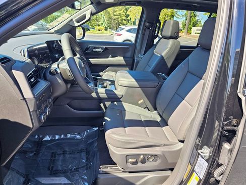 New 2026 Chevrolet Suburban LT w/ Comfort Package AWD/4WD image 23