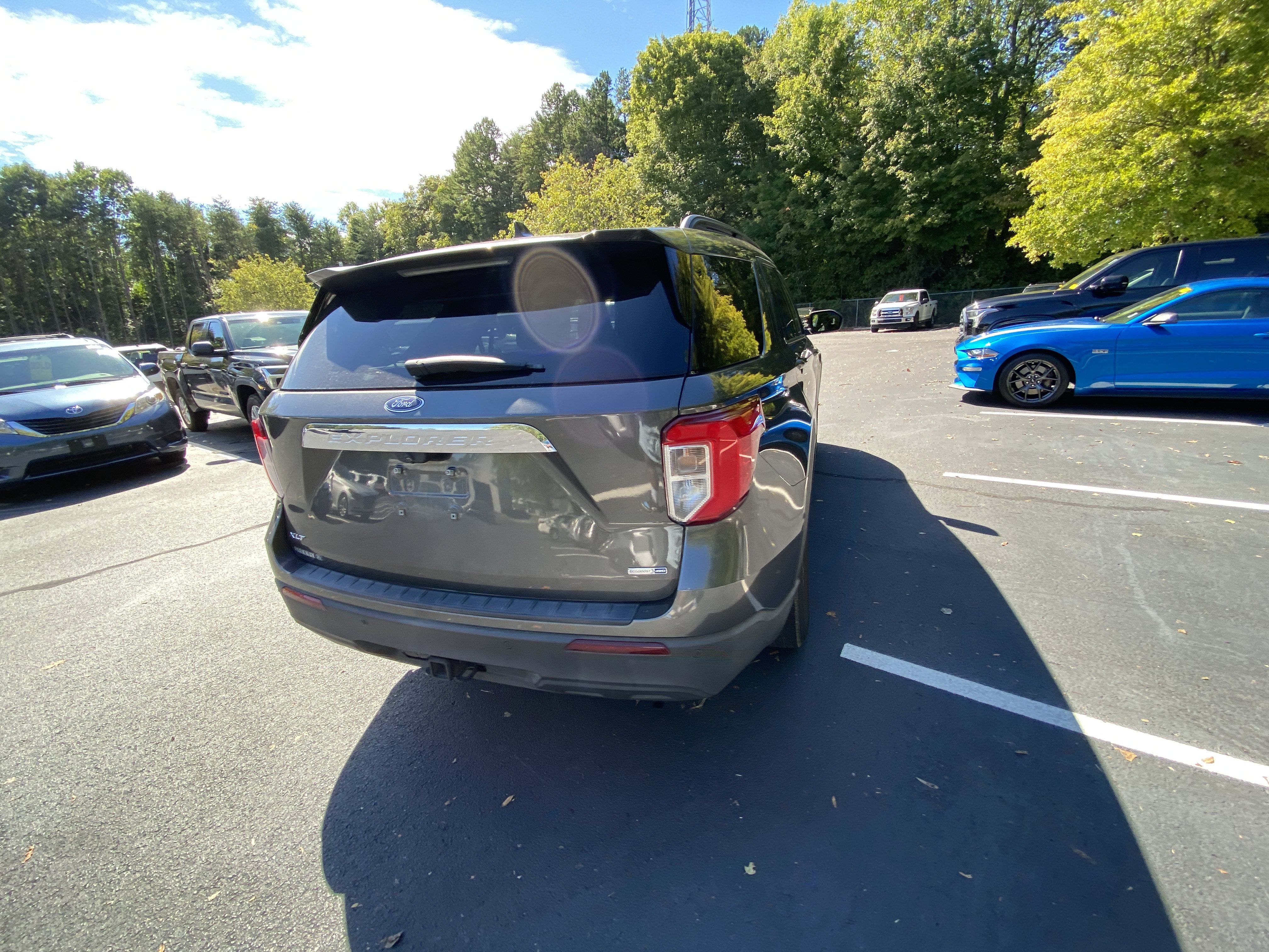 Used 2020 Ford Explorer XLT w/ Class III Trailer Tow Package AWD/4WD image 25
