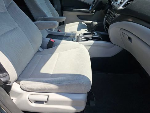 Used 2016 Honda Pilot LX image 9