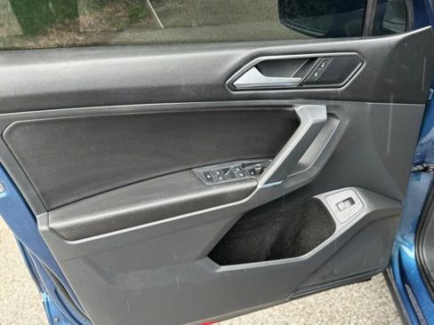 Used 2018 Volkswagen Tiguan SEL FWD image 9
