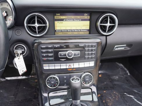 Used 2012 Mercedes-Benz SLK 350 image 15