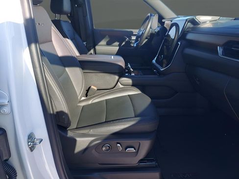 Used 2025 GMC Yukon Denali image 26