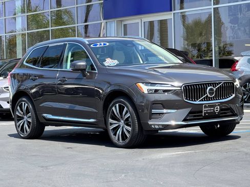 Certified 2023 Volvo XC60 B5 Plus w/ Protection Package Premier FWD image 7
