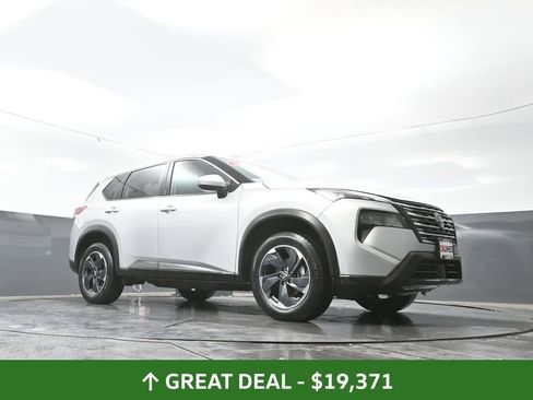 Used 2024 Nissan Rogue SV image 53