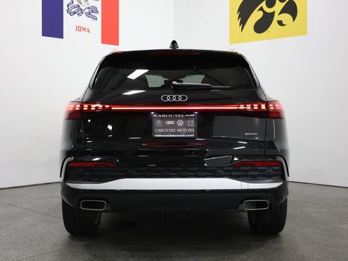 Used 2025 Audi Q5 Premium Plus w/ Premium Plus AWD/4WD image 11