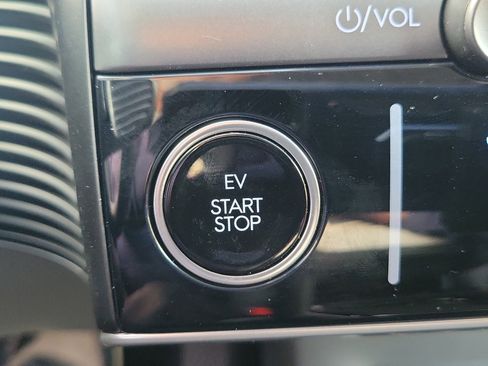 Certified 2025 Hyundai Ioniq 5 SE image 12