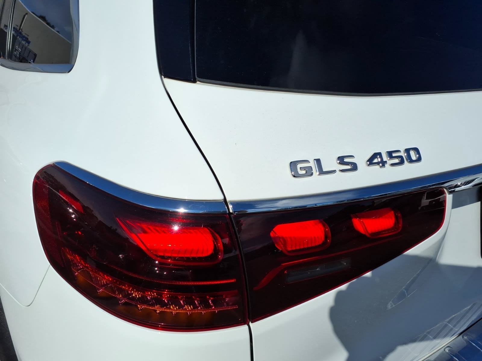 Used 2025 Mercedes-Benz GLS 450 4MATIC image 9