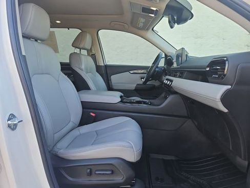 Certified 2024 Honda Pilot Touring image 34