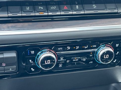 New 2026 GMC Sierra 2500 SLT image 17