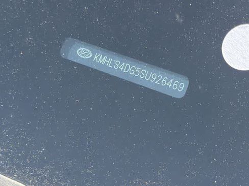 Certified 2025 Hyundai Elantra SEL image 28