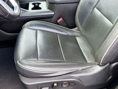 Used 2021 GMC Yukon XL SLT image 21