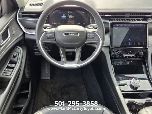 Used 2023 Jeep Grand Cherokee Limited AWD/4WD image 11