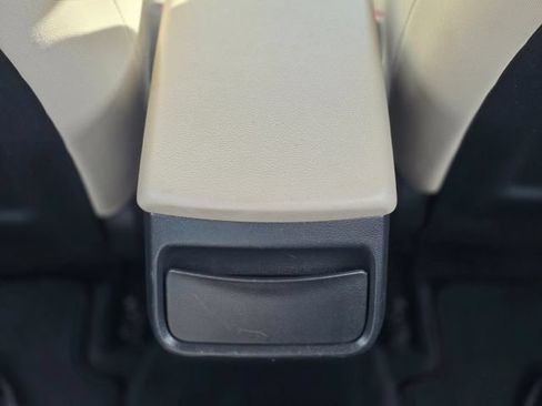 Used 2017 Hyundai Elantra SE FWD image 25