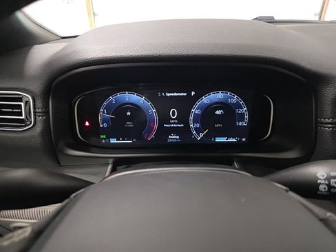 Used 2025 Jeep Wagoneer L 4WD image 17