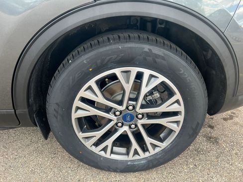 Used 2020 Ford Escape SEL FWD image 19