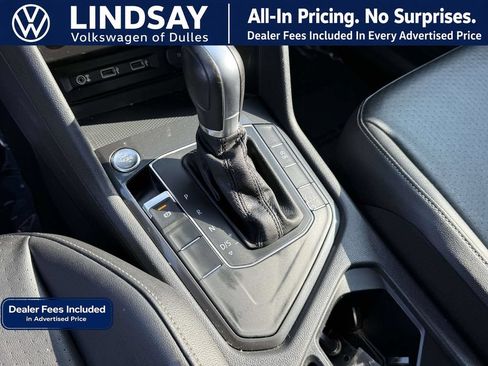 Used 2018 Volkswagen Tiguan SE FWD image 21