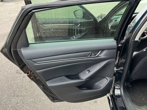 Used 2018 Honda Accord LX image 12