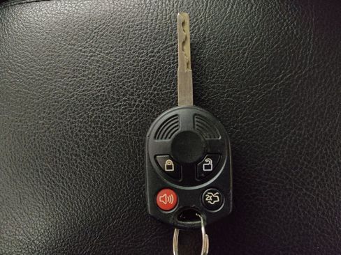 Used 2018 Ford Focus SE image 32